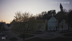 Náměstí, Hrad a Trůba