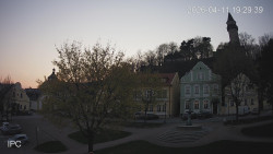 Náměstí, Hrad a Trůba