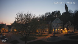 Náměstí, Hrad a Trůba