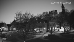 Náměstí, Hrad a Trůba