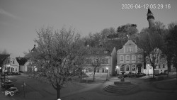 Náměstí, Hrad a Trůba