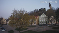 Náměstí, Hrad a Trůba