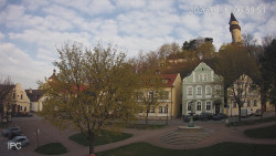 Náměstí, Hrad a Trůba