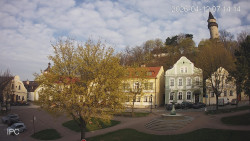 Náměstí, Hrad a Trůba