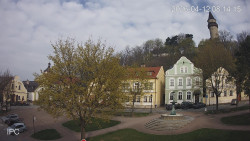 Náměstí, Hrad a Trůba