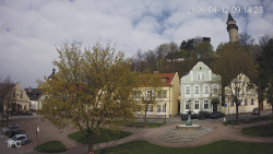 Náměstí, Hrad a Trůba