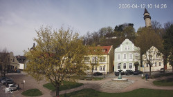 Náměstí, Hrad a Trůba