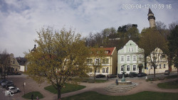 Náměstí, Hrad a Trůba