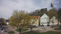 Náměstí, Hrad a Trůba