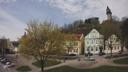 Náměstí, Hrad a Trůba