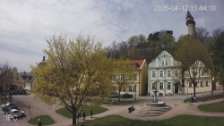 Náměstí, Hrad a Trůba