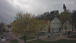 Náměstí, Hrad a Trůba