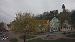 Náměstí, Hrad a Trůba