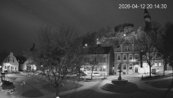 Náměstí, Hrad a Trůba