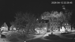 Náměstí, Hrad a Trůba