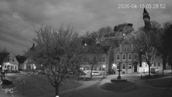 Náměstí, Hrad a Trůba