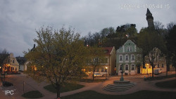 Náměstí, Hrad a Trůba