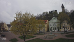 Náměstí, Hrad a Trůba