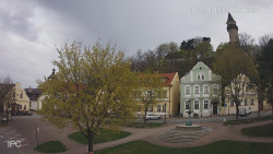 Náměstí, Hrad a Trůba