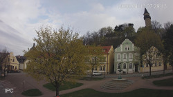 Náměstí, Hrad a Trůba