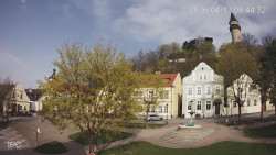 Náměstí, Hrad a Trůba