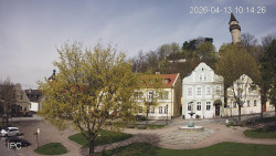 Náměstí, Hrad a Trůba