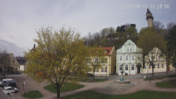 Náměstí, Hrad a Trůba