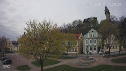 Náměstí, Hrad a Trůba