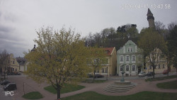 Náměstí, Hrad a Trůba