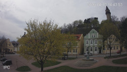 Náměstí, Hrad a Trůba