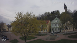 Náměstí, Hrad a Trůba