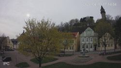 Náměstí, Hrad a Trůba