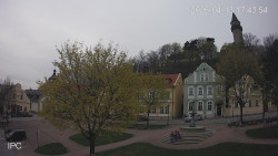 Náměstí, Hrad a Trůba