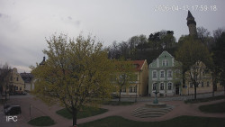 Náměstí, Hrad a Trůba