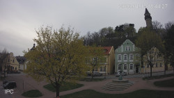 Náměstí, Hrad a Trůba