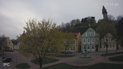 Náměstí, Hrad a Trůba