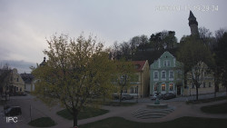 Náměstí, Hrad a Trůba