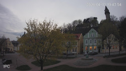 Náměstí, Hrad a Trůba