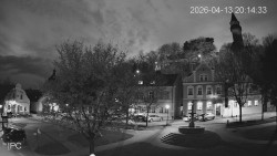 Náměstí, Hrad a Trůba