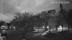 Náměstí, Hrad a Trůba