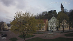 Náměstí, Hrad a Trůba