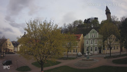 Náměstí, Hrad a Trůba