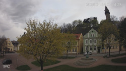 Náměstí, Hrad a Trůba