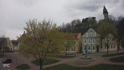 Náměstí, Hrad a Trůba