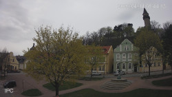 Náměstí, Hrad a Trůba