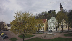 Náměstí, Hrad a Trůba