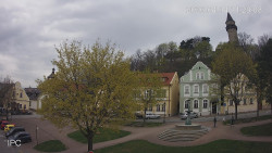 Náměstí, Hrad a Trůba