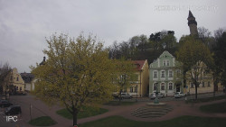 Náměstí, Hrad a Trůba