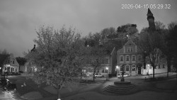 Náměstí, Hrad a Trůba