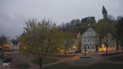 Náměstí, Hrad a Trůba